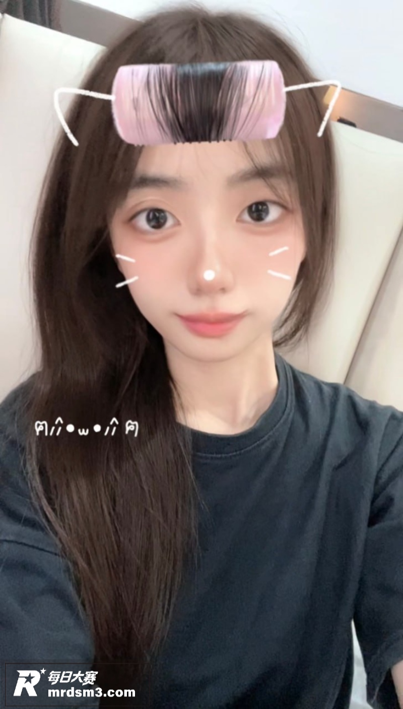 反差高颜值眼镜妹 巨相关图片1