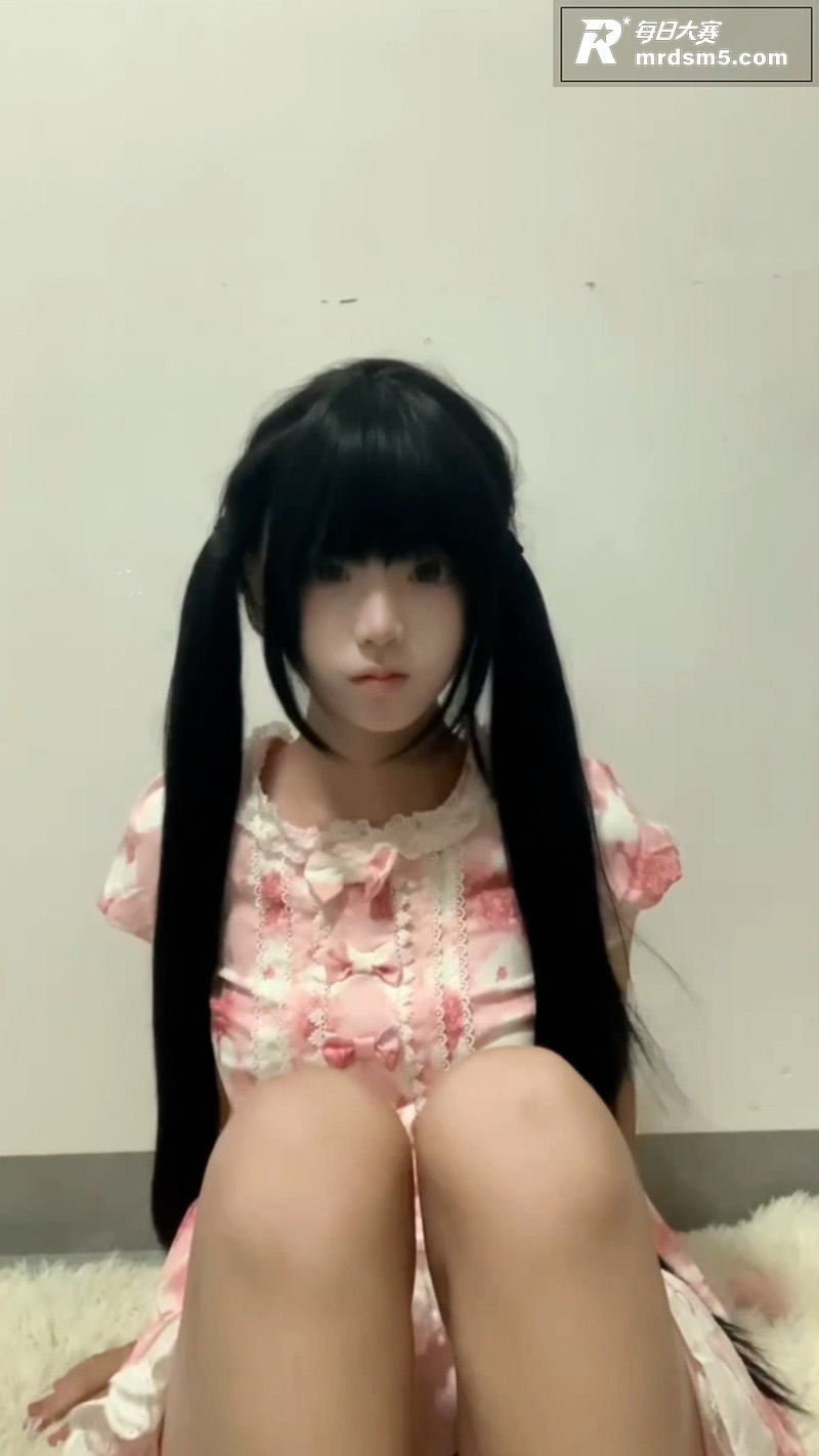 推特高颜值萝莉 咪喵相关图片2